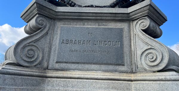 ABRAHAM LINCOLN FROM A GRATEFUL PEOPLE MEMORIAL PLAQUE A