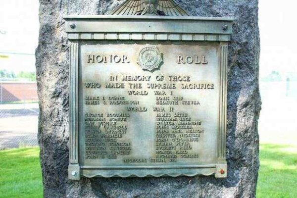 MELLEN WORLD WAR I AND WORLD WAR II MEMORIAL PLAQUE