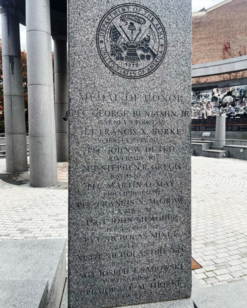 NEW JERSEY WORLD WAR II MEMORIAL MEDAL OF HONOR STONE B