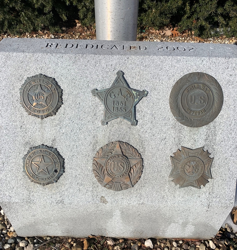 WATERLOO, IL VETERANS MEMORIAL FLAGPOLE STONE