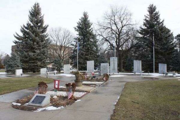 MANITOWOC COUNTY VETERANS MEMORIAL
