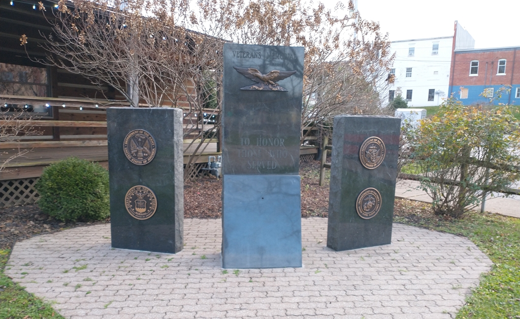 ROANE COUNTY VETERANS MEMORIAL