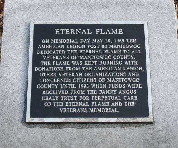 MANITOWOC AMERICAN LEGION POST 88 ETERNAL FLAME MEMORIAL PLAQUE