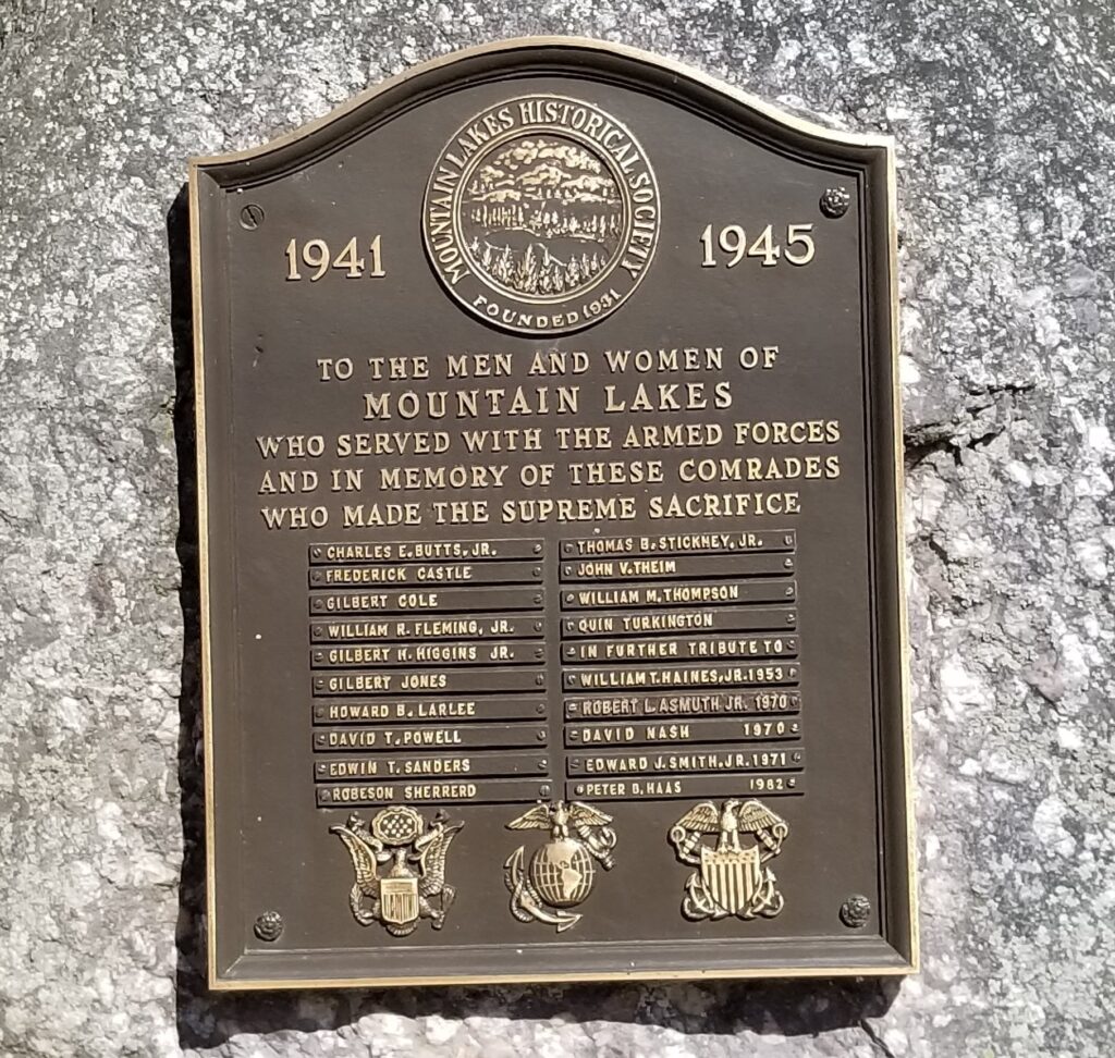 MOUNTAIN LAKES WORLD WAR II SUPREME SACRIFICE MEMORIAL PLAQUE