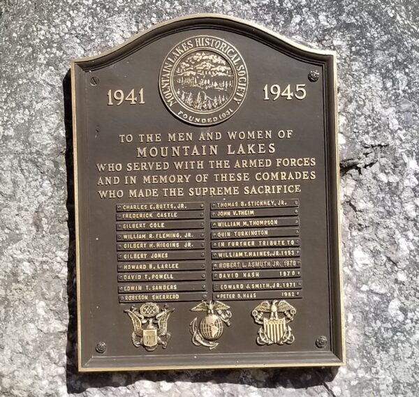 MOUNTAIN LAKES WORLD WAR II SUPREME SACRIFICE MEMORIAL PLAQUE