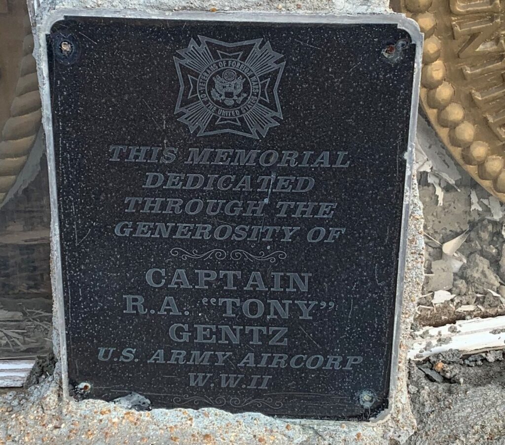 CAPTAIN R.A. GENTZ WAR MEMORIAL PLAQUE