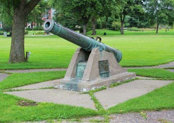 LA CROSSE USS MAINE MEMORIAL CANNON