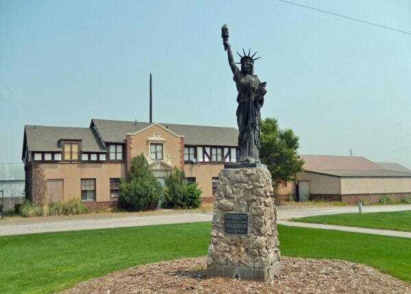 GERING REPLICA OF THE STATUE OF LIBERTY MEMORIAL