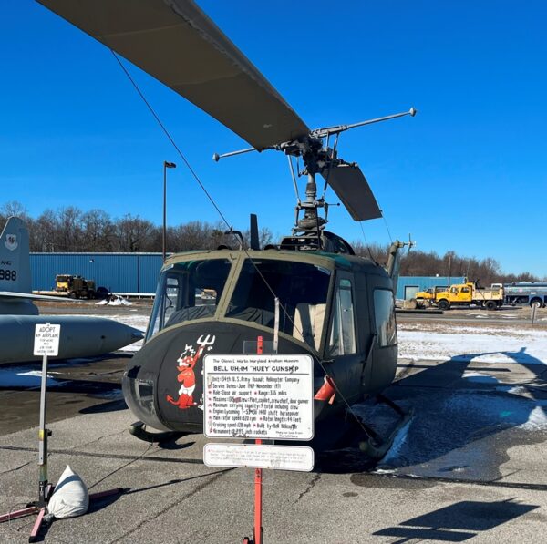 BELL UH-1M “HUEY” GUNSHIP MEMORIAL