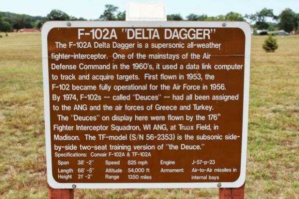 F-102A DELTA DAGGER AIRCRAFT MEMORIAL PLAQUE