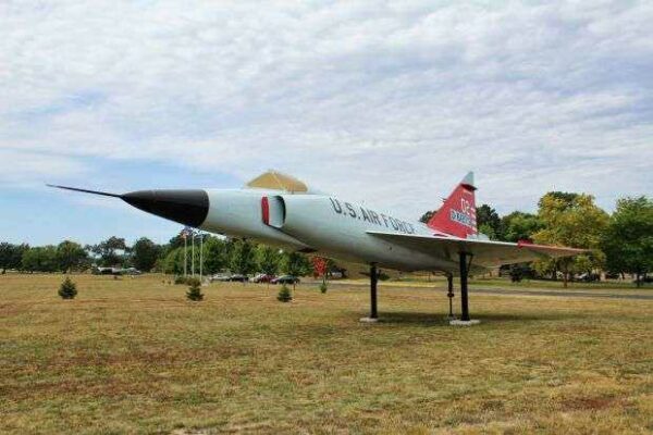 F-102A DELTA DAGGER AIRCRAFT MEMORIAL