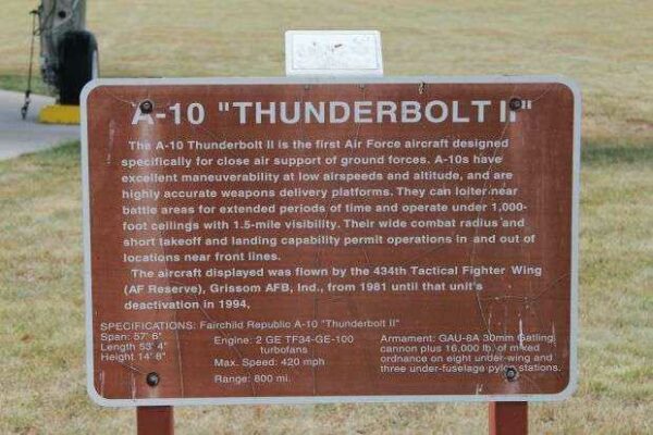A-10 THUNDERBOLT II AIRCRAFT MEMORIAL PLAQUE