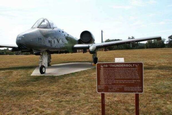 A-10 THUNDERBOLT II AIRCRAFT MEMORIAL