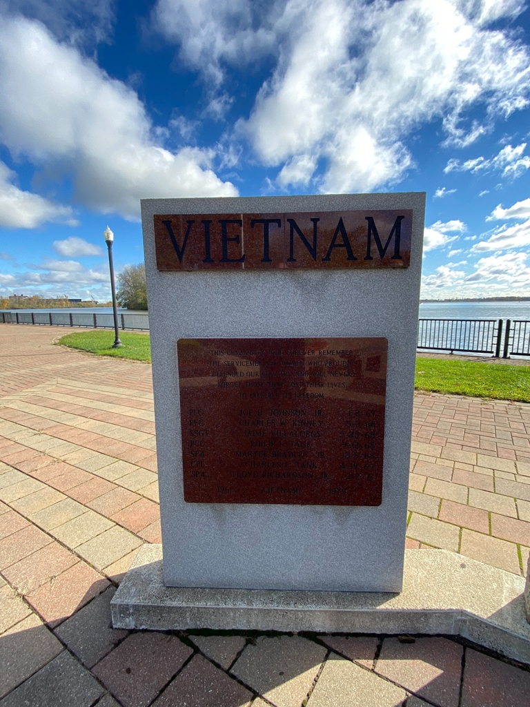 ECORSE VIETNAM VETERANS WAR MEMORIAL