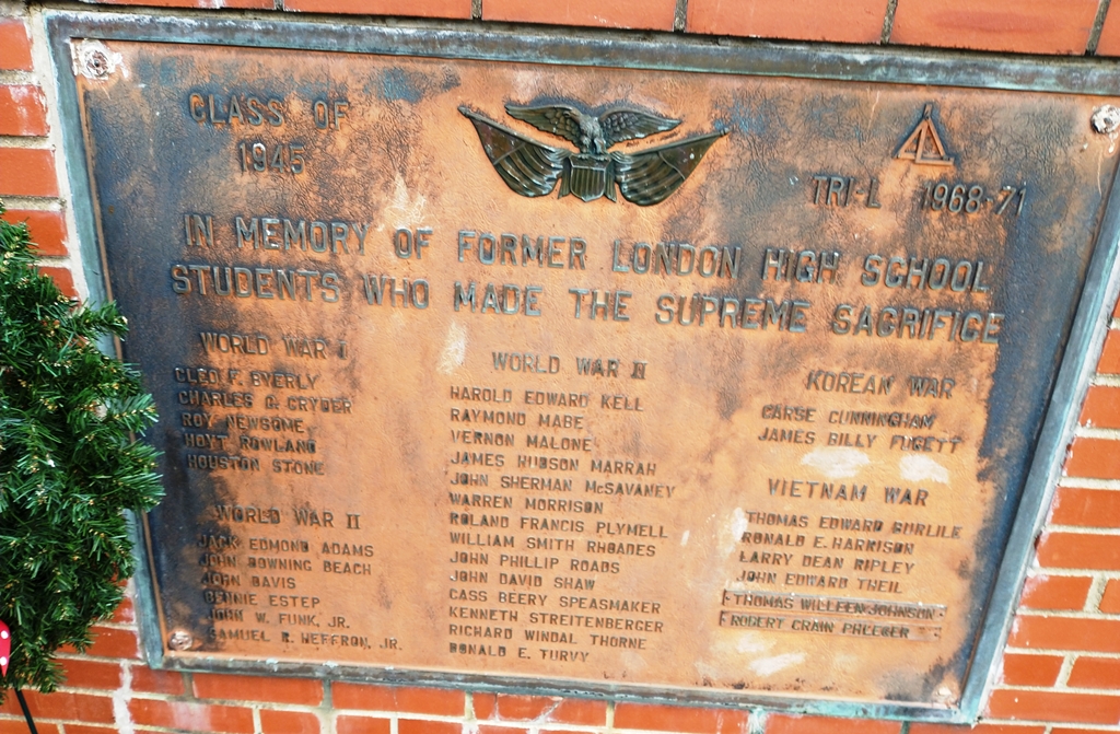 LONDON HIGH SCHOOL VETERANS MEMORIAL PLAQUE