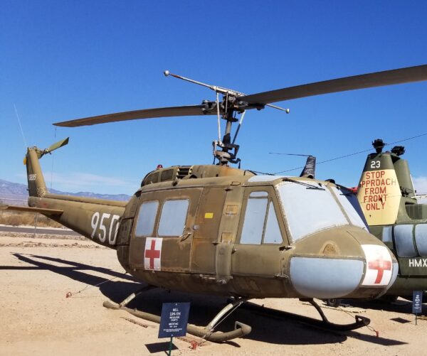 BELL UH-1H IROQUOIS (HUEY) MEDEVAC MEMORIAL