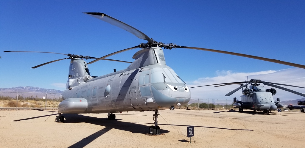BOEING VERTOL CH-46E SEA KNIGHT MEMORIAL