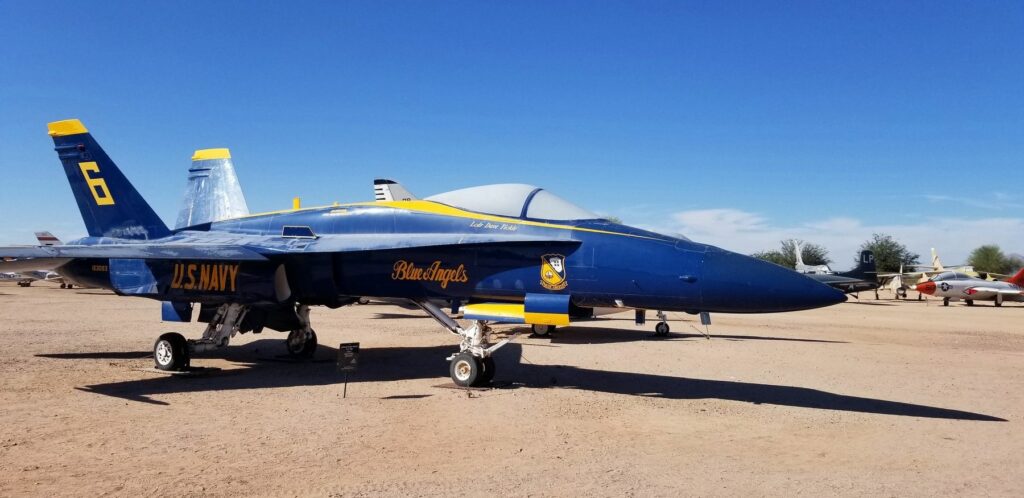 MCDONNELL DOUGLAS (BOEING) F/A-18A HORNET FIGHTER BOMBER MEMORIAL