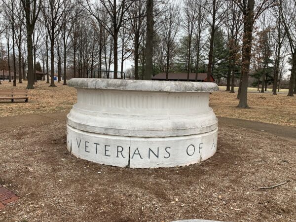 MEMORIAL TO VETERANS OF ALL WARS FOUNTAIN SIDE B