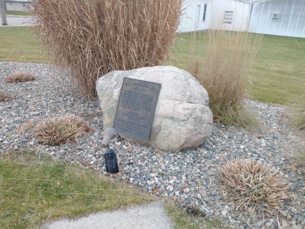 BICENTENNIAL MEMORIAL 1776-1976