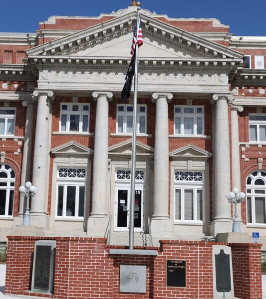 DESOTO COUNTY VETERANS MEMORIAL FLAGPOLE
