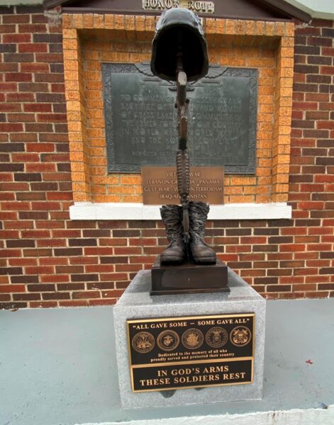 GRASS LAKE COMMUNITY WAR VETERANS MEMORIAL BATTLEFIELD CROSS