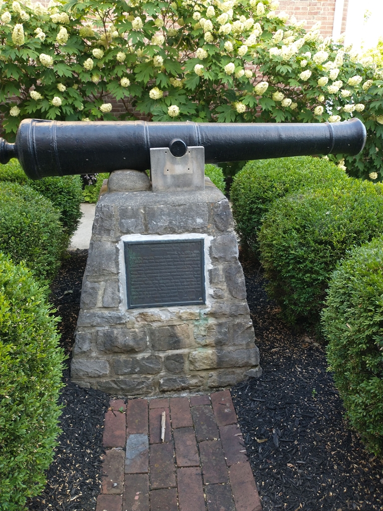 CAPTURED BRITISH CANNON IN REVOLUTIONARY WAR MEMORIAL