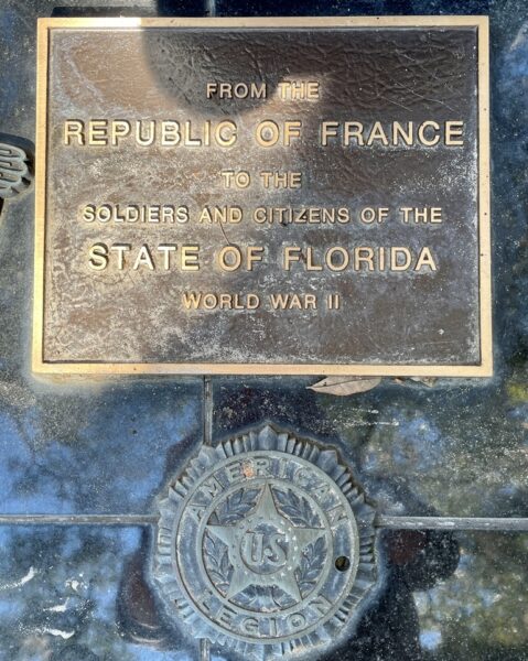 BORNE MONUMENT PLAQUE B