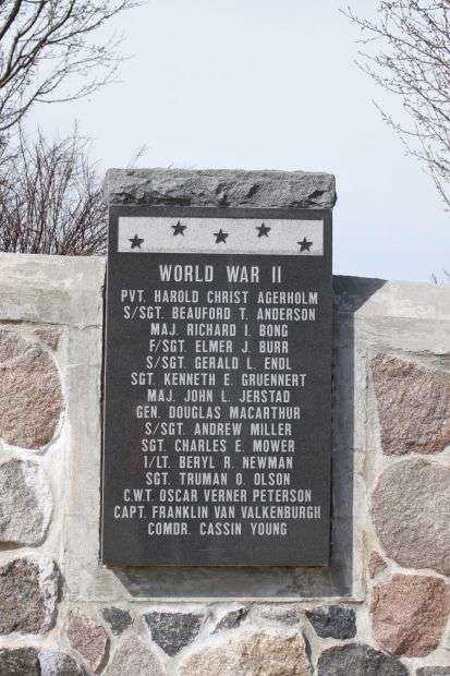 BELOIT MEDAL OF HONOR WORLD WAR II MEMORIAL PLAQUE