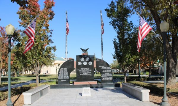 TRACY COMMUNITY WAR VETERANS MEMORIAL