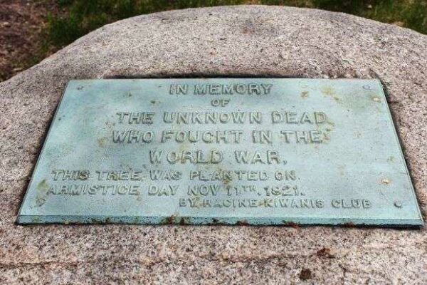 UNKNOWN DEAD OF WORLD WAR I MEMORIAL TREE PLAQUE