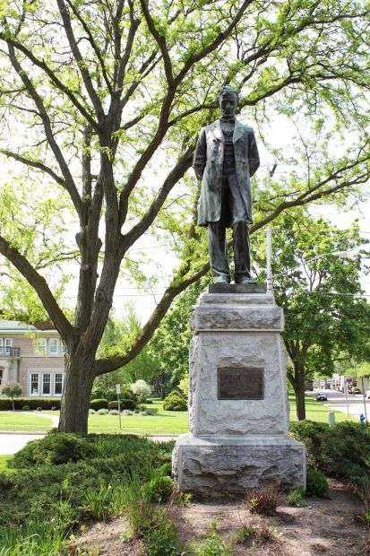 BURLINGTON ABRAHAM LINCOLN MEMORIAL STATUE