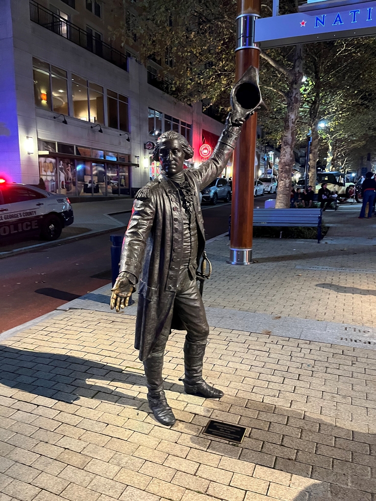 AMERICAN WAY VISIONARY GEORGE WASHINGTON MEMORIAL STATUE