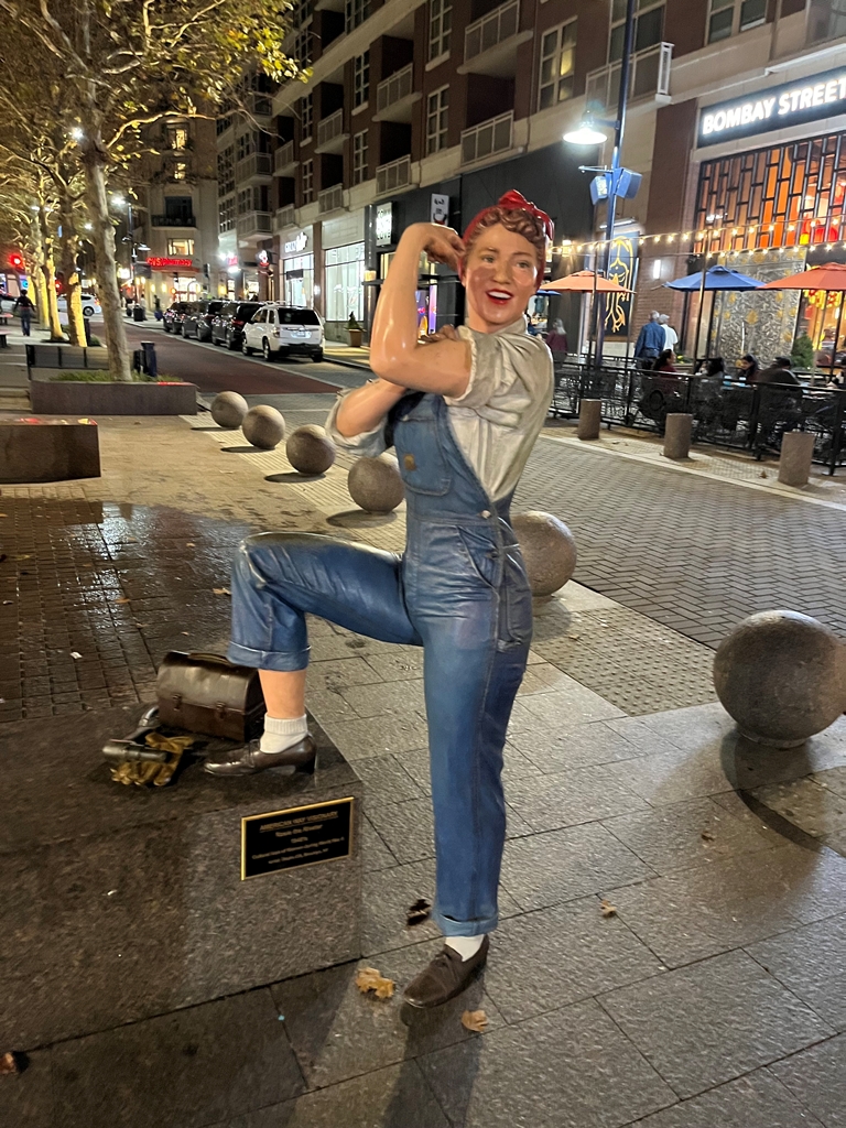 AMERICAN WAY VISIONARY ROSIE THE RIVETER MEMORIAL STATUE