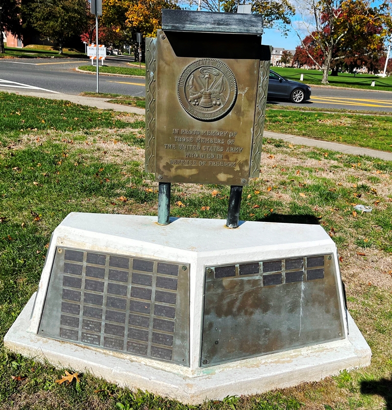 PROUD MEMORY OF THOSE MEMBERS OF THE UNITED STATES ARMY WHO DIED IN DEFENSE OF FREEDOM MEMORIAL