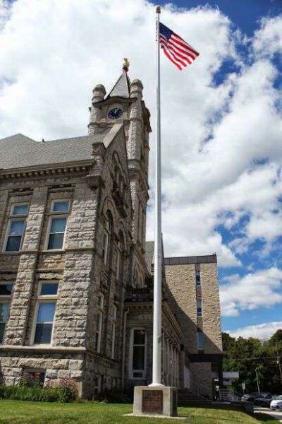 OZAUKEE COUNTY VETERANS MEMORIAL FLAG POLE