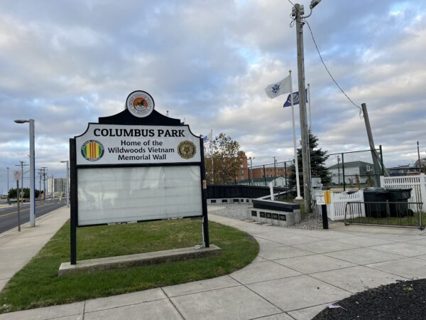 WILDWOODS VIETNAM MEMORIAL WALL ENTRANCE MARKER