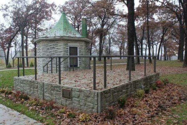 WAR MEMORIAL APPRECIATION PLATFORM