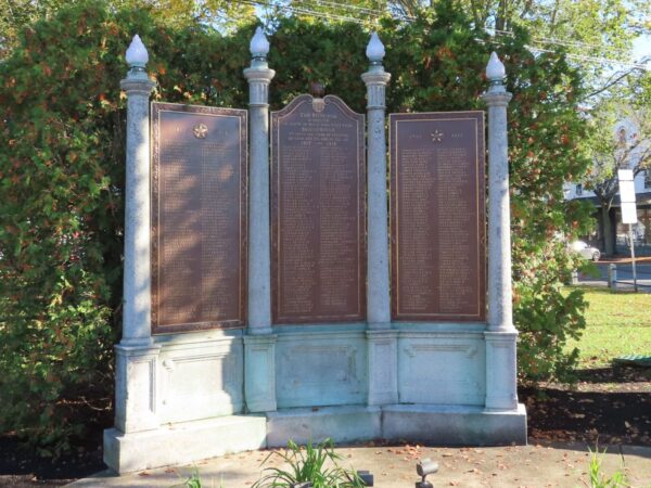 BRIDGEWATER, MA  WORLD WAR I MEMORIAL