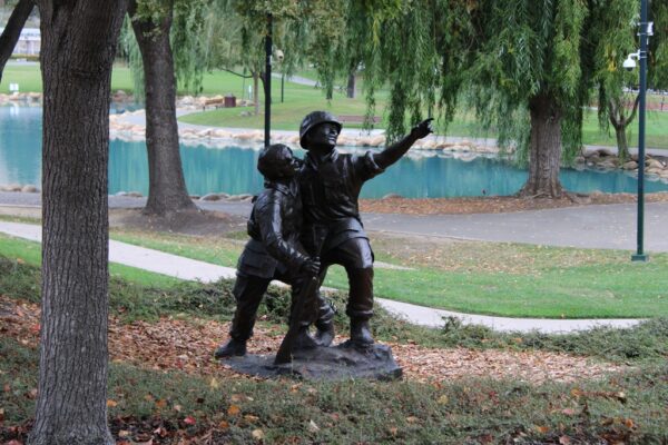 ALL WARS MEMORIAL STATUE