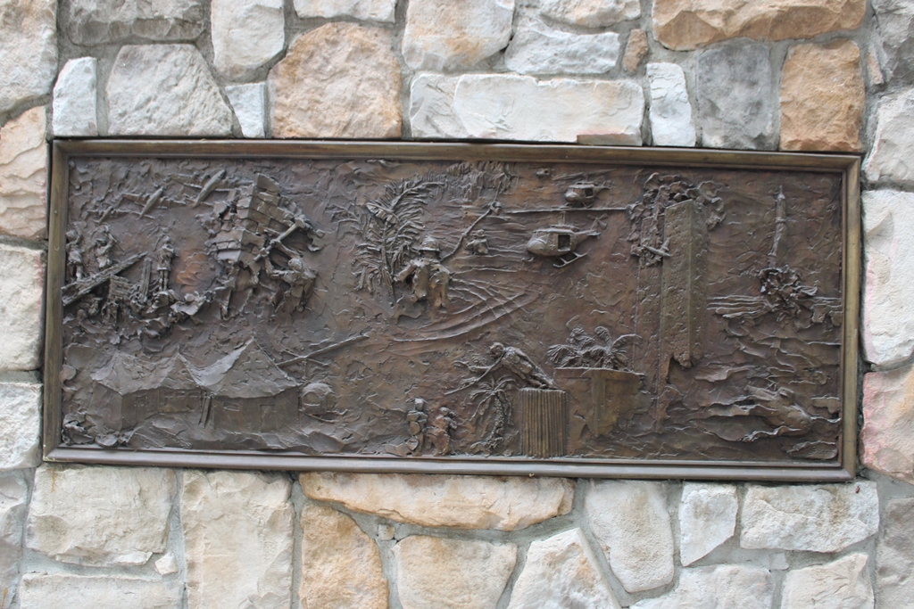 ALL WARS MEMORIAL PLAQUE H