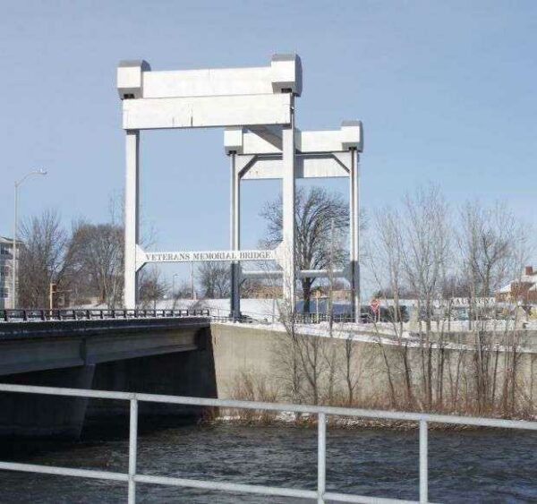 KAUKAUNA VETERANS MEMORIAL BRIDGE