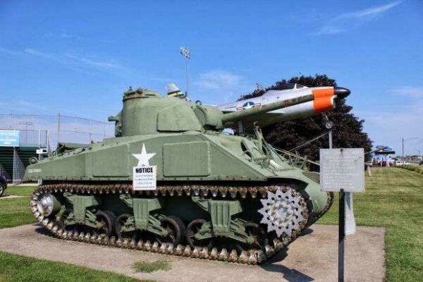 M4A4 MEDIUM SHERMAN TANK MEMORIAL