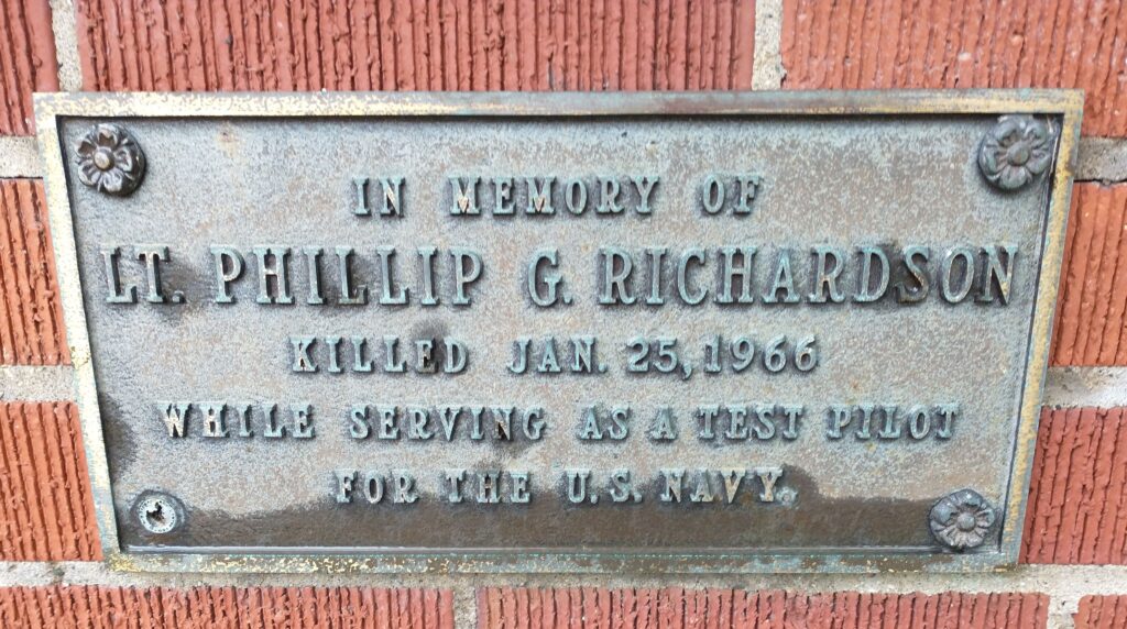 LT. PHILLIP G. RICHARDSON MEMORIAL PLAQUE