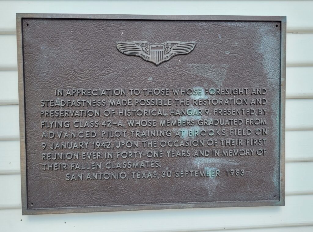 IN MEMORY OF FLYING CLASS 40-A FALLEN CLASSMATES MEMORIAL PLAQUE