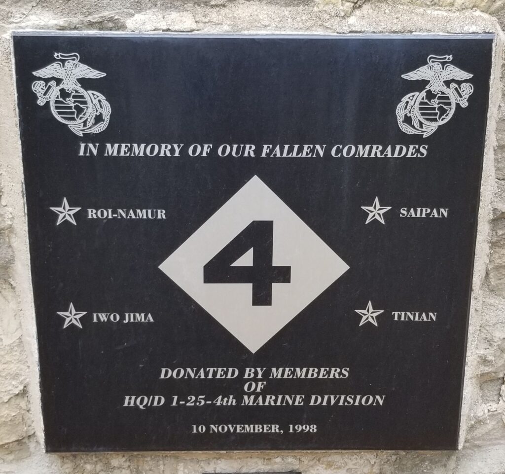 HQID 1-25-4TH MARINE DIVISION WAR MEMORIAL PLAQUE