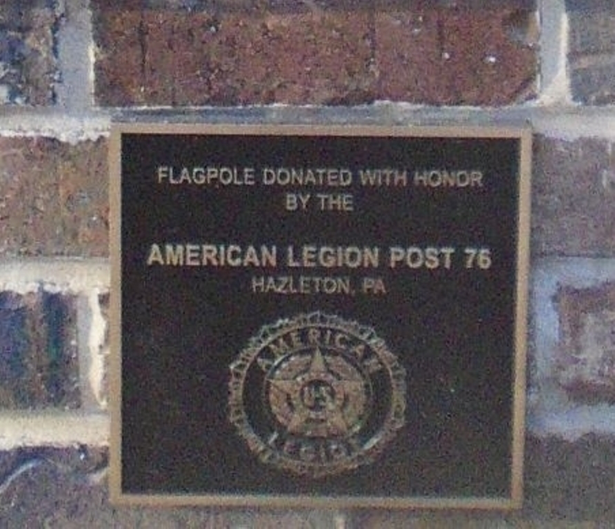 HOMETOWN HEROES HHS VETERAN CLASSMATES MEMORIAL FLAGPOLE PLAQUE B