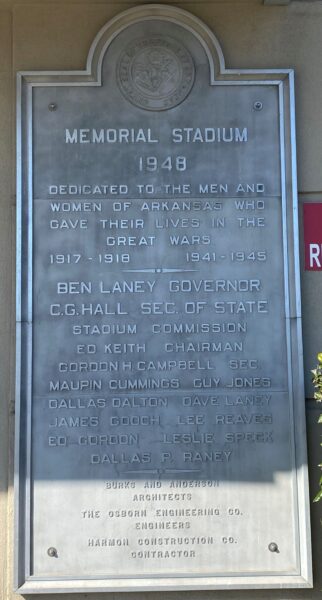 ARKANSAS WAR MEMORIAIL STADIUM PLAQUE