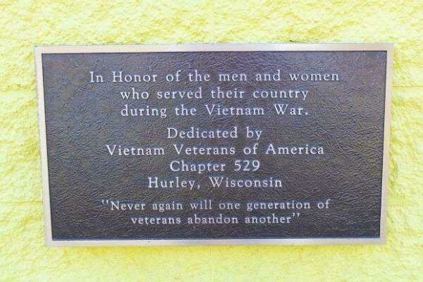 VIETNAM VETERANS OF AMERICA CHAPTER 529 MEMORIAL PLAQUE
