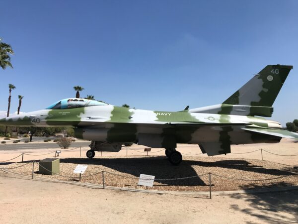 GENERAL DYNAMICS F-16 FIGHTING FALCON MEMORIAL AIRCRAFT